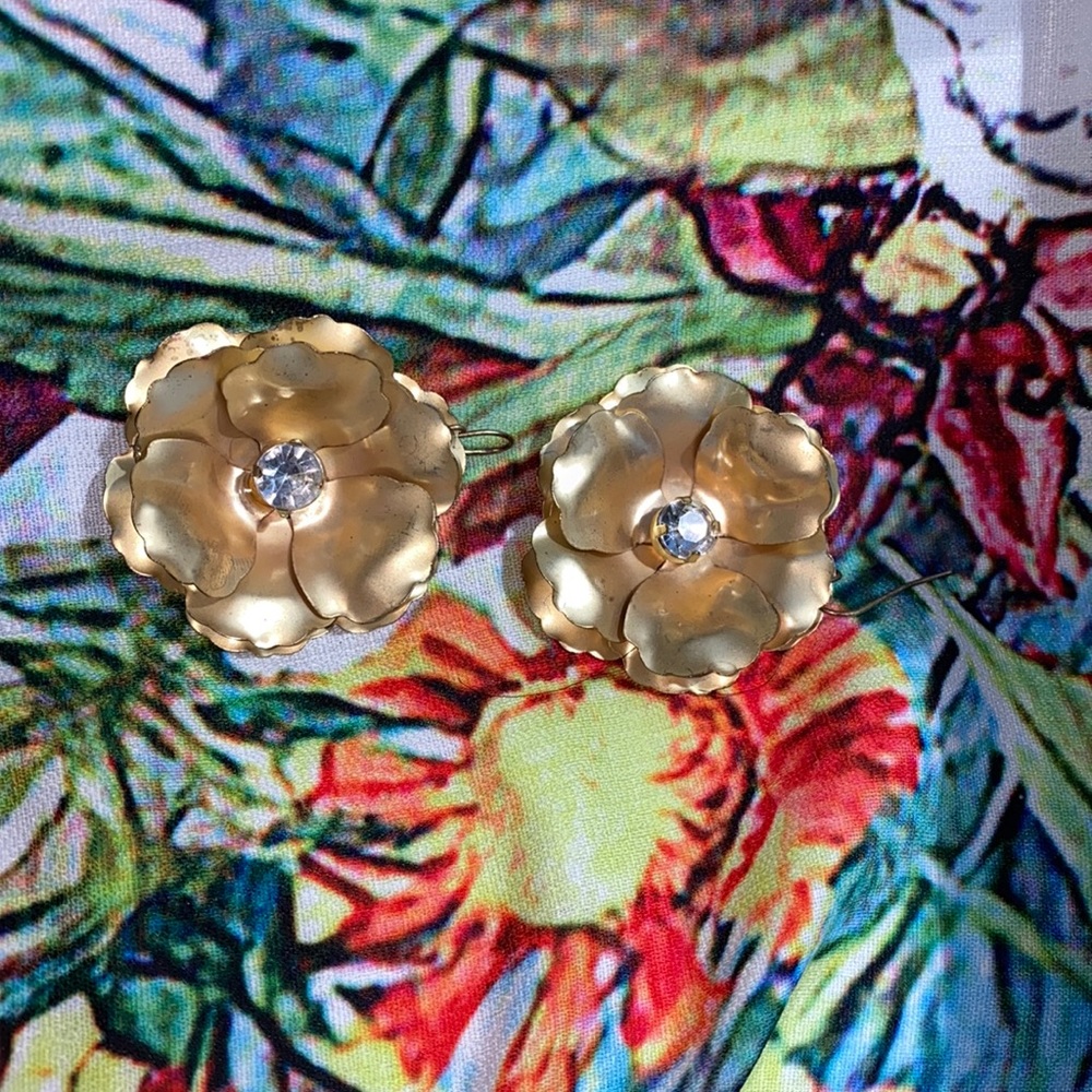 Gold flower earrings - Picture 2 of 6